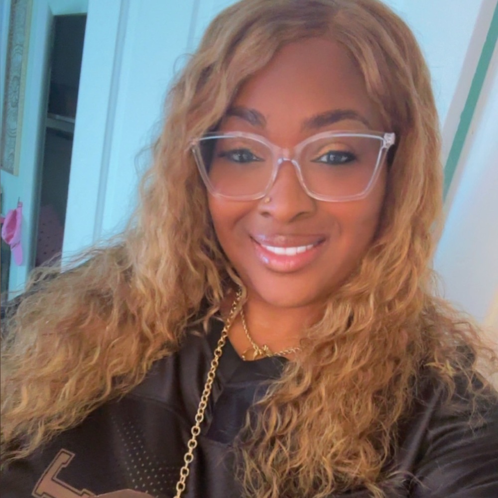 Meet your Posher, Shawna